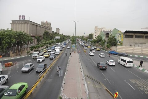 بزرگراه بعثت در نزدیکی سیلوی قدیمی تهران و کارخانه چیت سازی، یکی از محل‌های مورد بازدید بود