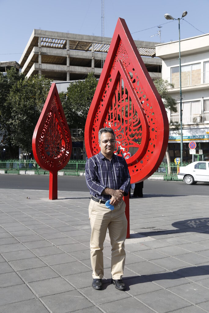 حق ویزیت پزشک مهربان شهر ری؛ یک بشقاب میوه | آقای دکتر شورایار و پیشقدم در حل مشکلات محله است
