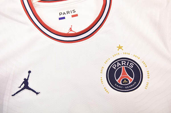 عکس | پیراهن پاریسنژرمن مثل پرسپولیس شد!