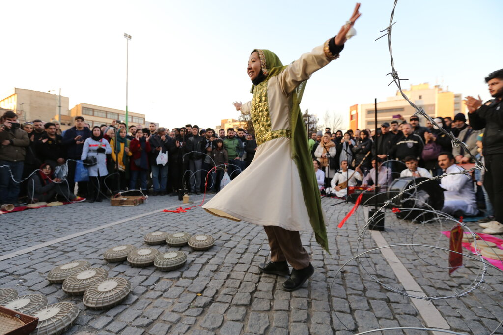 چطور کافه بلدیه تهران، تئاتر شهر شد؟