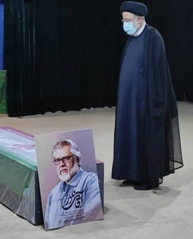عکس | رئیس‌جمهوری در کنار پیکر مرحوم طالب‌زاده