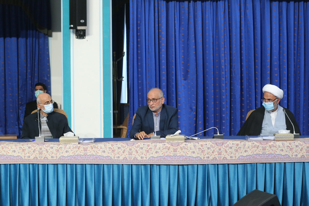 جزئیاتی از حاشیههای یک دیدار | بگو مگوی داغ رسایی و هاشمی | افطاری باجناقم نرفتم | به من زنگ میزنند تا علیه دولت صحبت کنم | پاسخ رئیسی به ابطحی