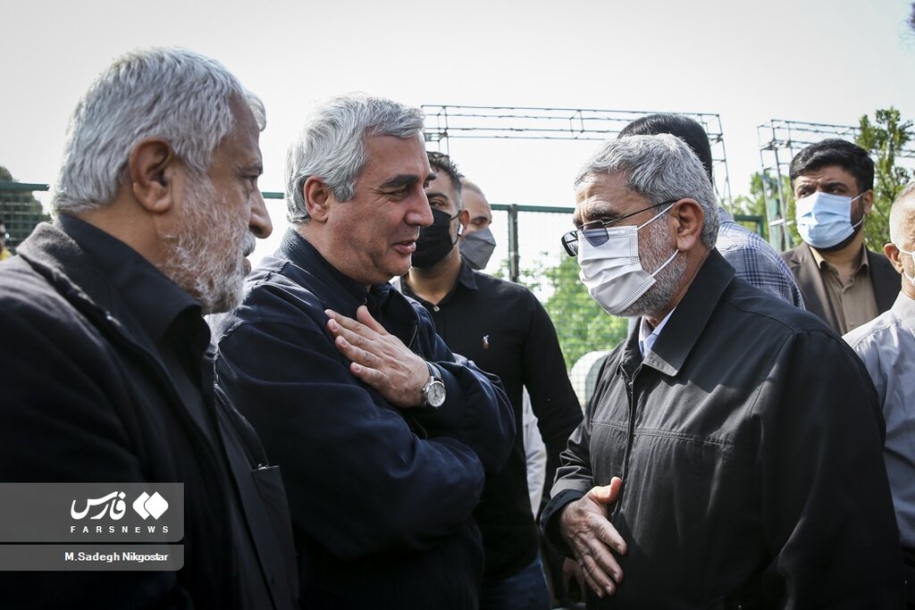 تصویر سرداران در مراسم تشییع نادر طالب زاده | سردار قاآنی و سردار جعفری در یک قاب