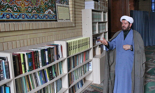 دَرِ مسجد این همیشه به روی مردم باز است | پناه در راهماندگان و بیخانمانها