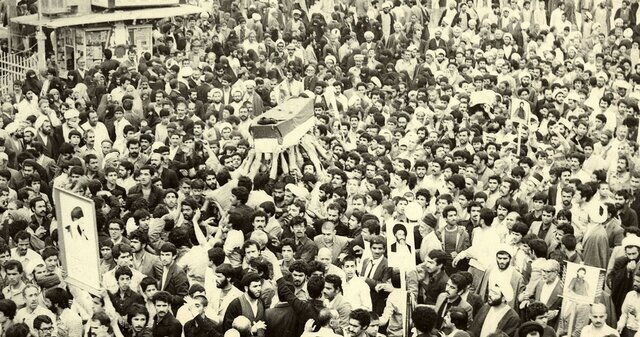 4670969 - واکنش امام به ردپای صدام در ترور آیت‌الله | ماجرای اختلاف دو سید + تصاویر