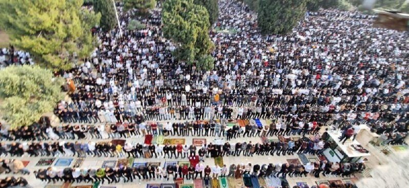 تصاویر اقامه ۲۰۰ هزار نفری نماز عید فطر در مسجدالاقصی | حال وهوای عید فطر در فلسطین