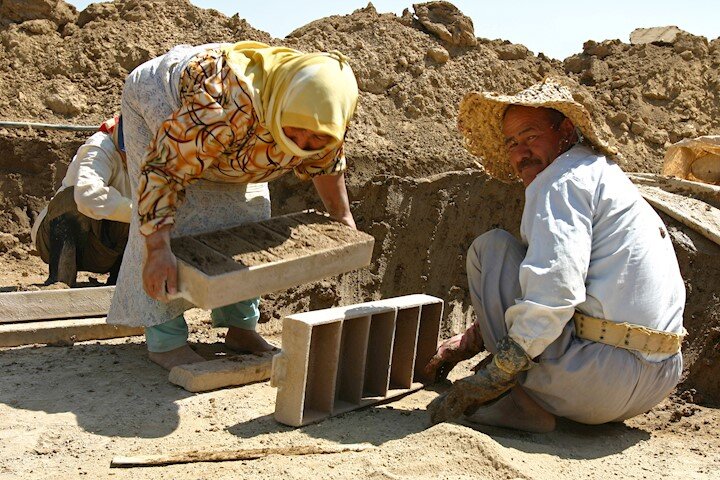 قصه کوتاه بلندترین دودکشهای تهران | پای صحبت کسی که خاک پایتخت را آجر کرد