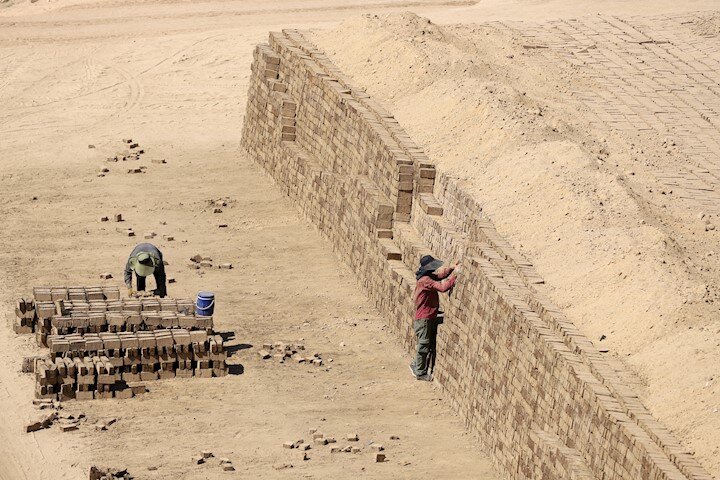 قصه کوتاه بلندترین دودکشهای تهران | پای صحبت کسی که خاک پایتخت را آجر کرد