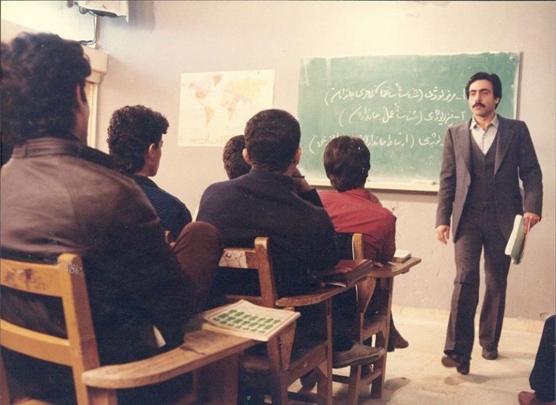 همه آقا معلم‌های دوست‌داشتنی سینمای ایران | از علی نصیریان تا شهاب حسینی