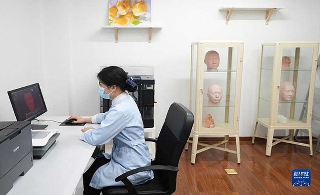 پزشک زیبایی مردگان در چین