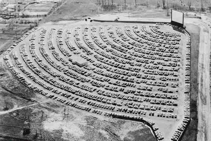 سینمایی مخصوص پولدارها | اولین سینمای ماشینرو تهران کجاست؟