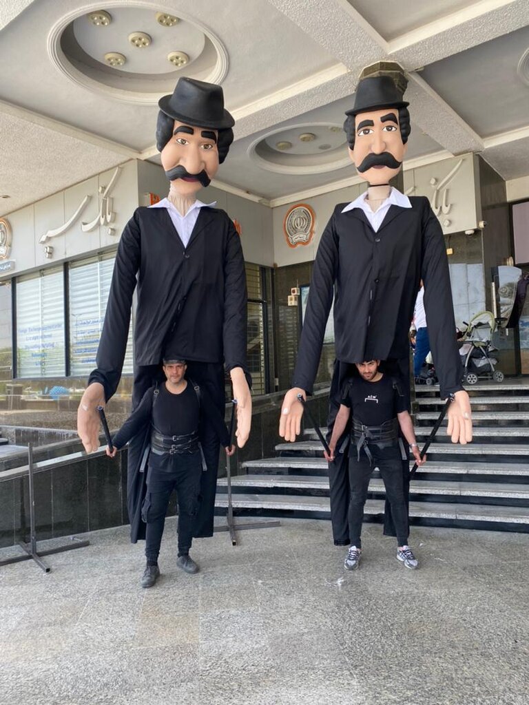تصاویر | جوان ایرانی سازنده عروسک‌های «گلوبال ویلیج» دبی | عروسک‌های وطنی در انگلستان و امارات //