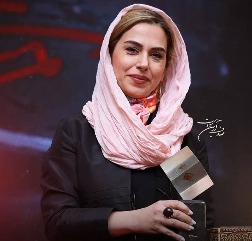 تینا پاکروان