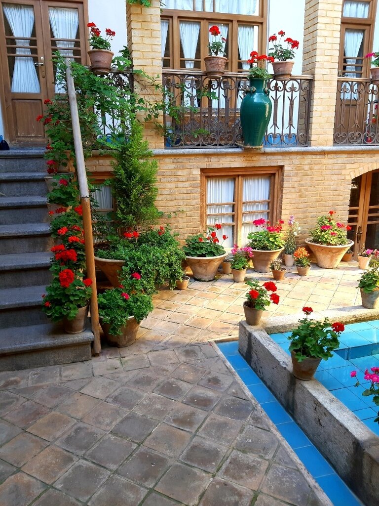 خانه پر از دشمن باشد، اما خالی نباشد | روزگار خوشنشینی اجارهنشینها