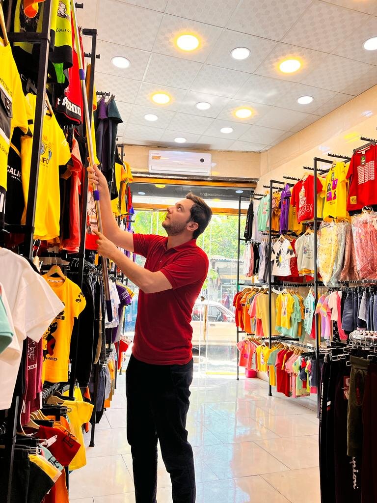 فوق لیسانسهها به دنبال گنج در بوتیک | این زوج جوان از مهندسی برق به فروش پوشاک رسیدند