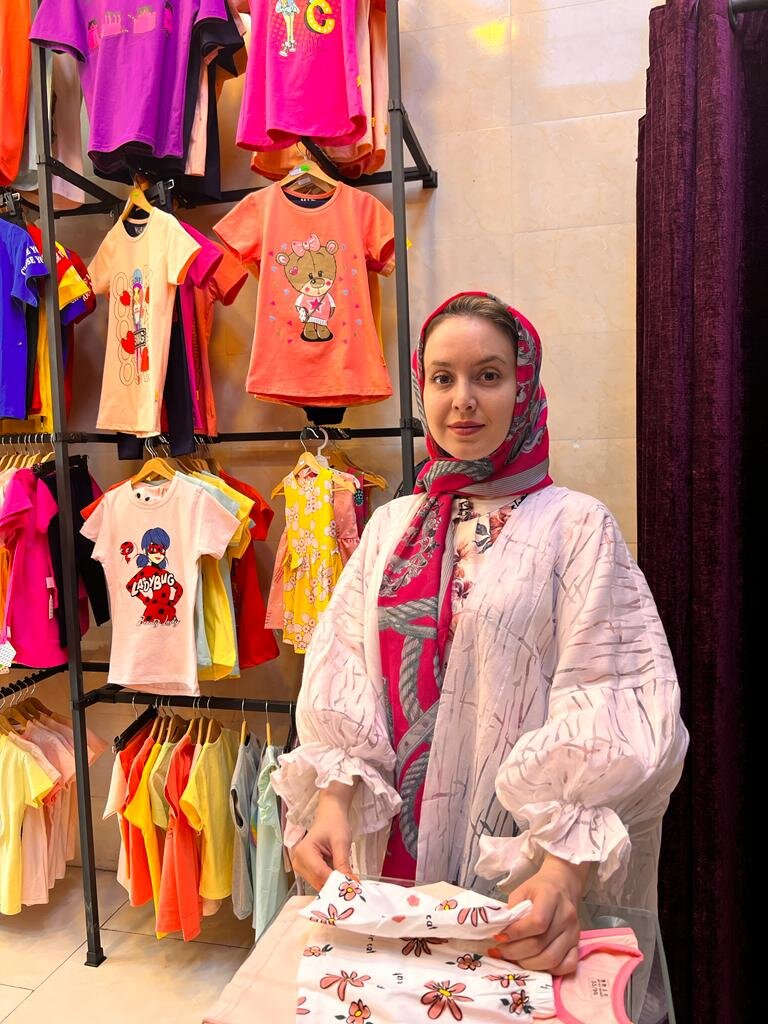 فوق لیسانسهها به دنبال گنج در بوتیک | این زوج جوان از مهندسی برق به فروش پوشاک رسیدند