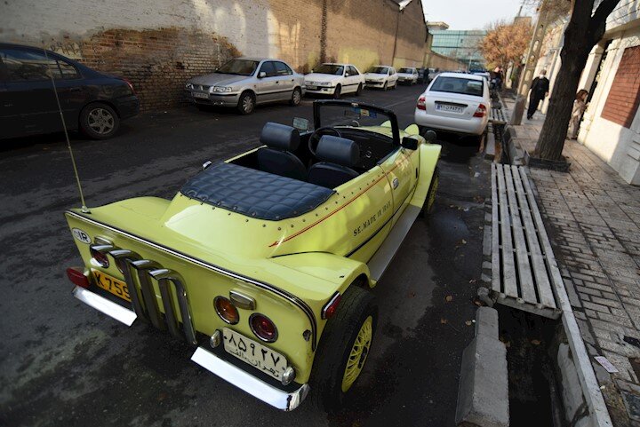 تردد ماشین ۵ هزار تومانی در تهران! | ادعای یک خودروساز؛ این ماشین چپ نمیکند