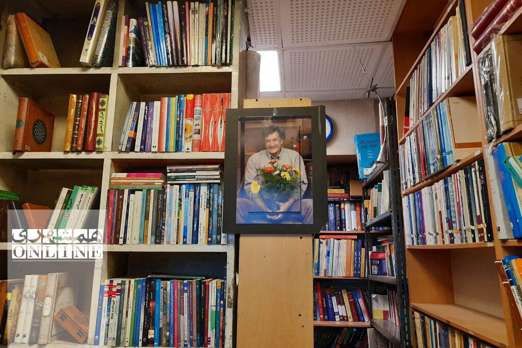 تصاویر | فروشگاه انتشارات مرواید بعد از ۶۰ فعالیت بسته میشود | مدیر نشر مروارید: اداره فروشگاه و انتشارات دو امر کاملا مجزا هستند