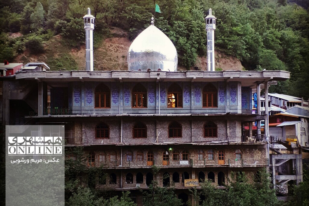 تصاویر | دهکده چوبی گیلان کجاست؟ | سفر به امامزاده ابراهیم؛ ییلاقی رویایی با خانههای رنگی