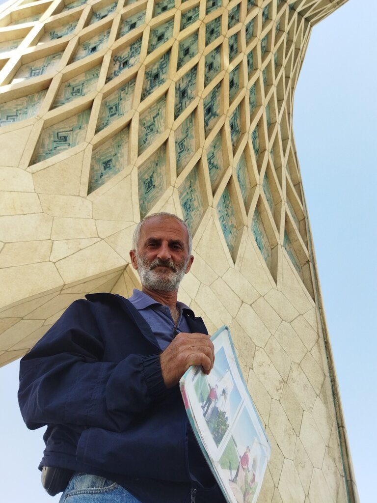 عکاسان قدیمی برج آزادی، را دریباید! | اینجا، عکاسی، «هویت» است