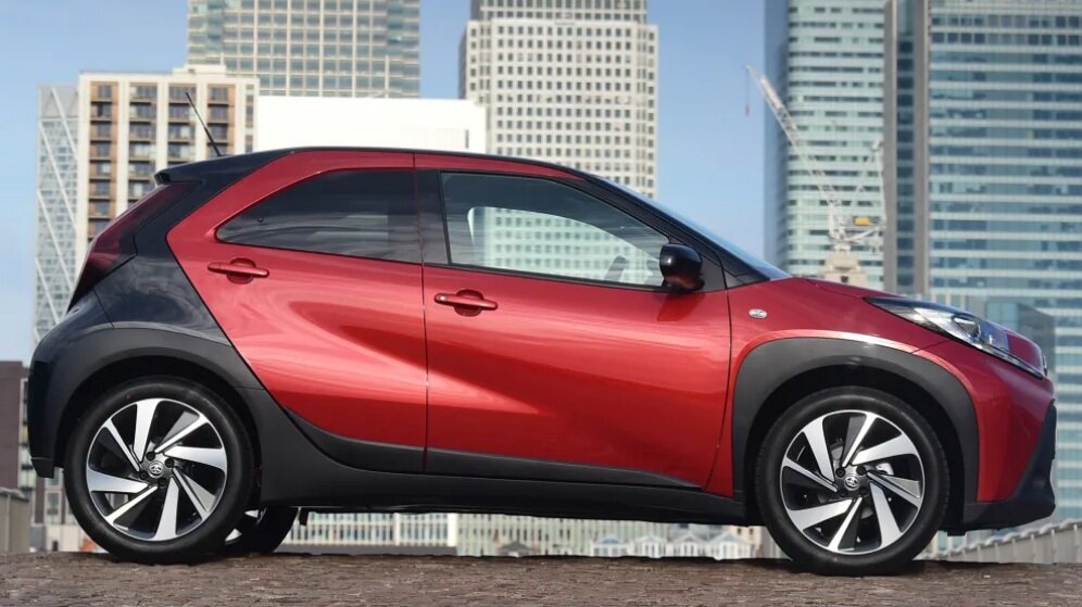 شهر زیر پای آیگو ایکس | تصاویر و مشخصات جدیدترین خودروی شهری تویوتا