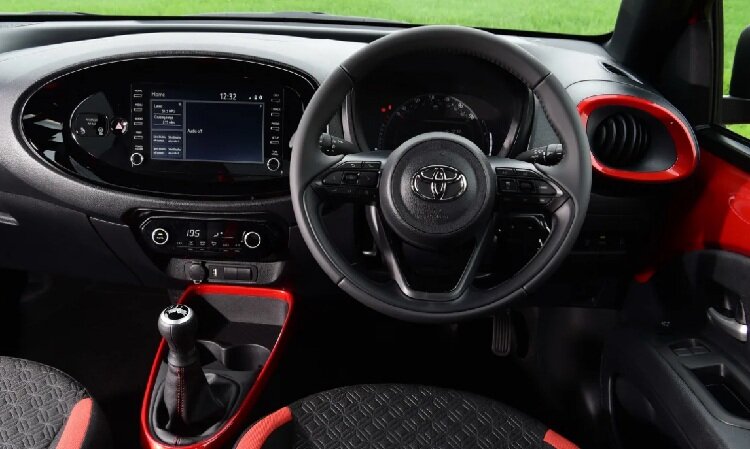 شهر زیر پای آیگو ایکس | تصاویر و مشخصات جدیدترین خودروی شهری تویوتا