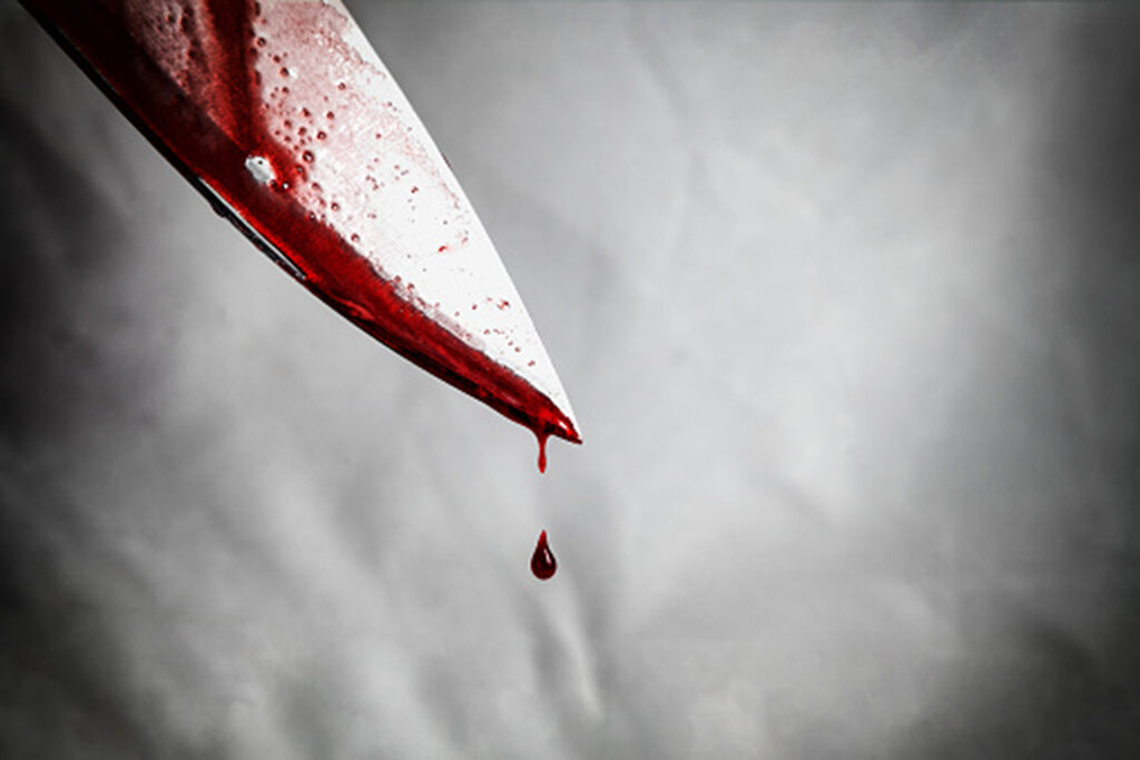دختر ۲۸ ساله با چاقو پدرخوانده‌اش را کشت