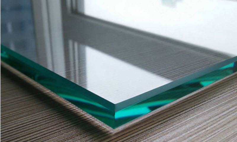عوامل تأثیرگذار بر قیمت شیشه سکوریت