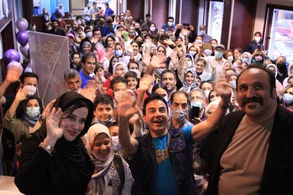 داریوش فرضیایی به دیدار بچههای تک استریت کارلو رفت | بازگشت آشا محرابی به تئاتر کودک