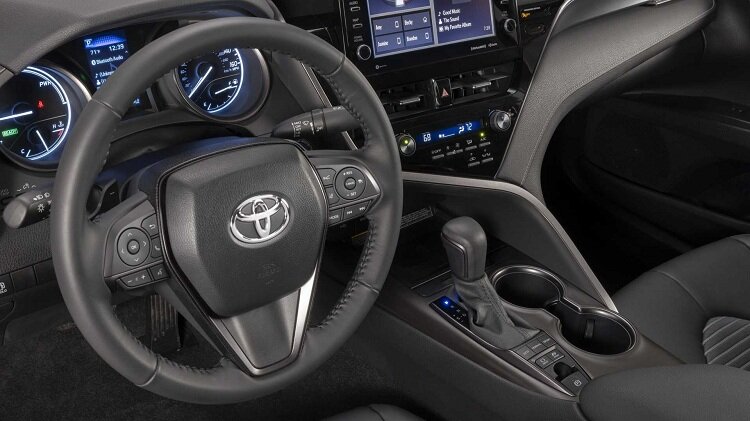 تصاویری از تویوتا کمری مدل ۲۰۲۳ | وحشیتر با انتخاب بین موتورهای ۴ و ۶ سیلندر