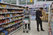 بانک جهانی: تورم مواد غذایی در ایران نصف شد | قیمت مواد غذایی ونزوئلایی ها طی یک سال ۵ برابر شده است