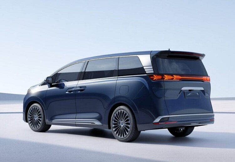 BYD و مرسدس ستارهشان را معرفی کردند | تصاویری از خودروی چند منظوره لوکس چینی