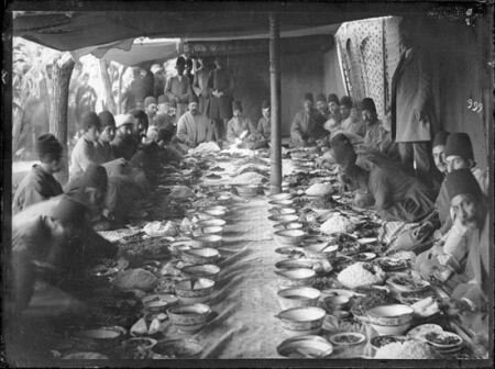 شاه شکمو عادات‌های غذایی تهرانی‌ها را تغییر داد | از چه زمانی سفره پایتخت‌نشینان رنگین شد؟ 