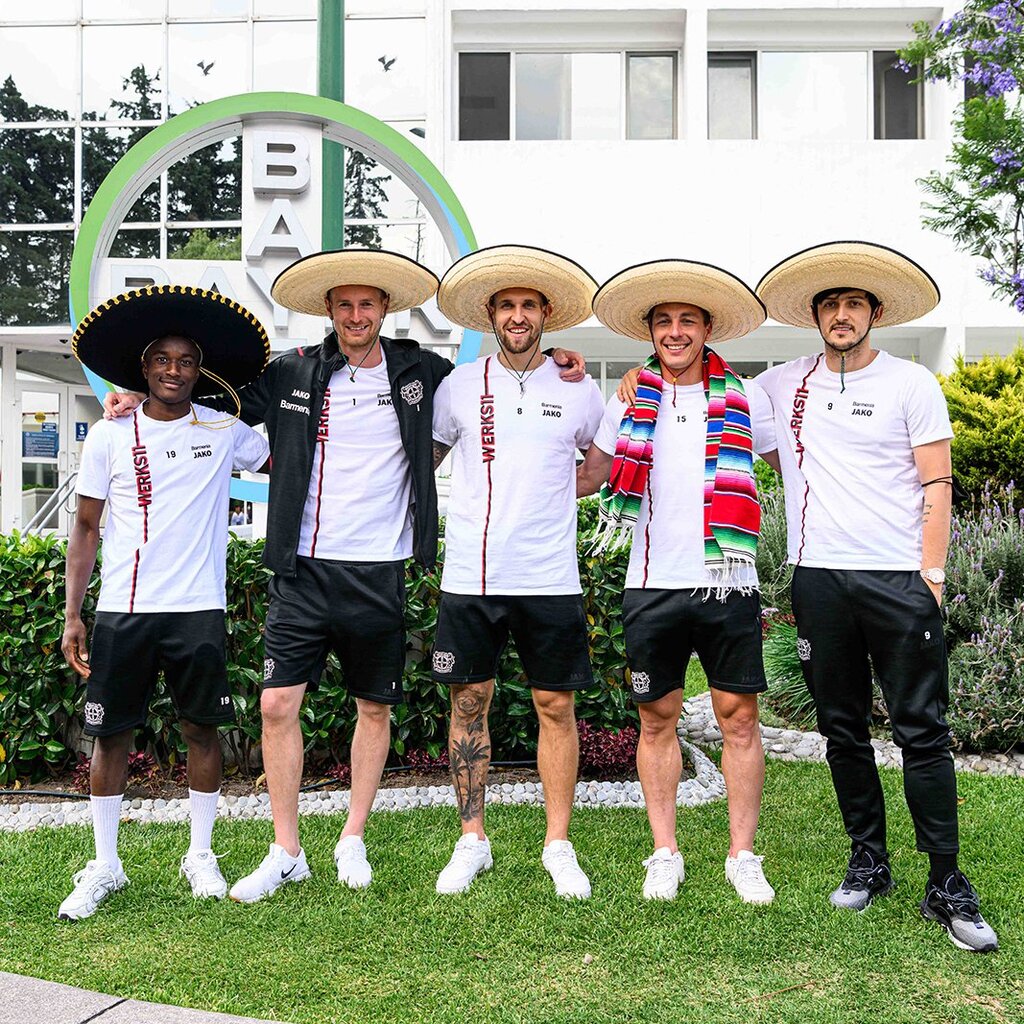 عکس | سوژه شدن سردار آزمون با کلاه مکزیکی!