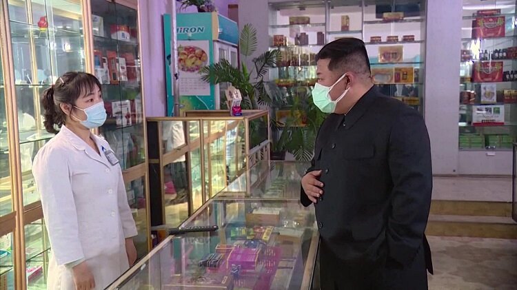 رهبر کره شمالی با ماسک دوبل | تصاویری از روزهای کرونایی در پیونگ یانگ