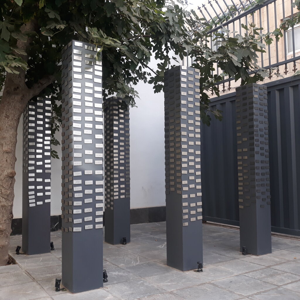 مدیر و معلمهای این مدرسه دهه هفتادیاند | ۴جوان حامی ۱۰۰ کودک کار شدهاند