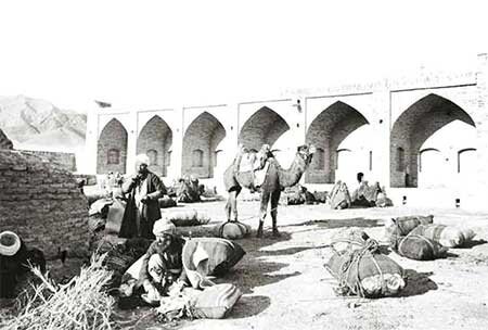 پاتوق مسافران جاده ابریشم اینجا بود | کاروانسراهایی که شهرک کاروان را آباد کرد