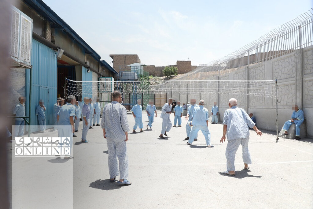 تصاویر | نگهداری معتادان متجاهر سالمند در یاور شهر تهران