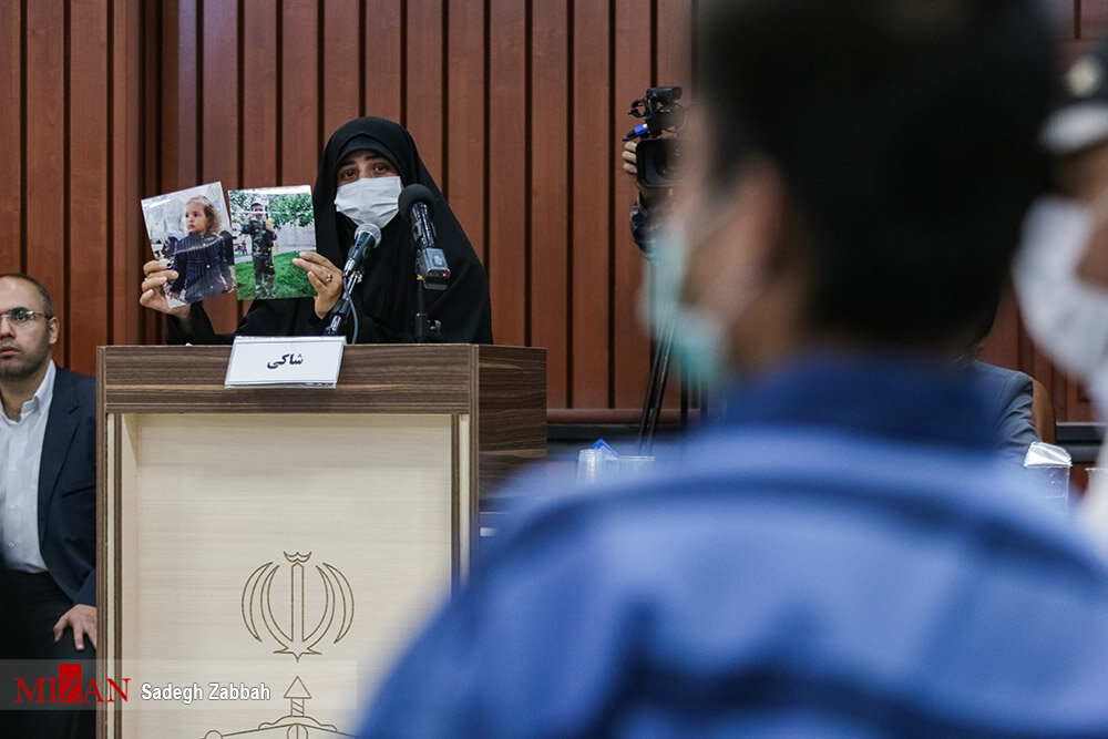 نمایش تکان دهنده نحوه ورود و حمله به روحانیون در حرم رضوی | اظهارات جدید ضارب؛ اشتباه کردم | جزئیات دادگاه حادثه تروریستی در حرم رضوی