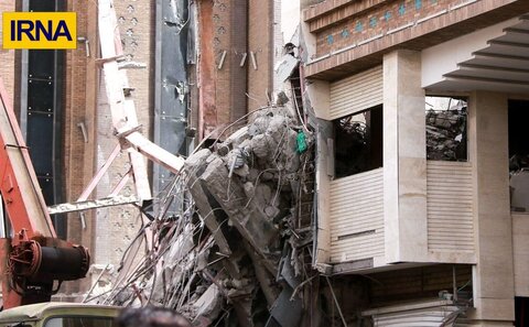 تصاویری از حادثه ریزش ساختمان ۱۰ طبقه متروپل