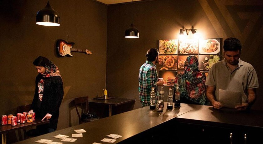 پول بده، از اینجا فرار کن!