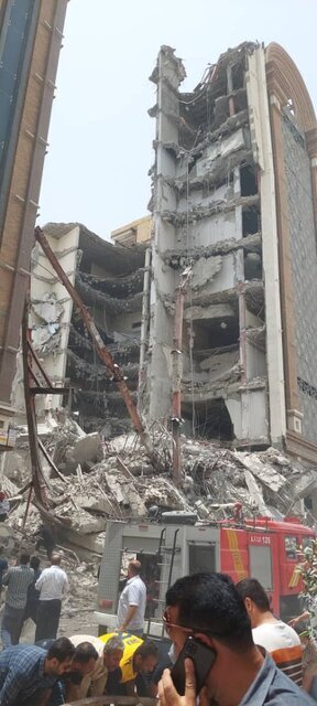 آخرین تصاویر و خبرهای ریزش ناگهانی ساختمان متروپل آبادان | ۴ نفر کشته؛ ۸۰ نفر زیر آوار | احتمال افزایش تلفات؛ درخواست مهم پلیس از مردم