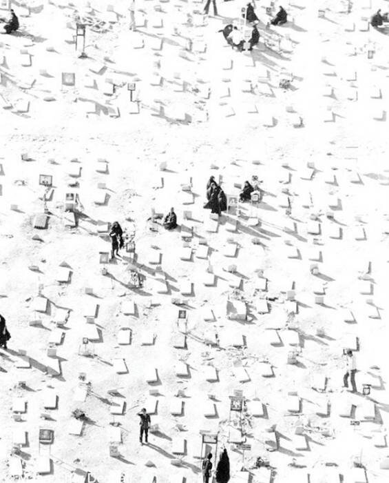 تصویری متفاوت از رهبر انقلاب در کنار محمد جهانآرا | عکس های کمتر دیده شده از روزهای جنگ تحمیلی