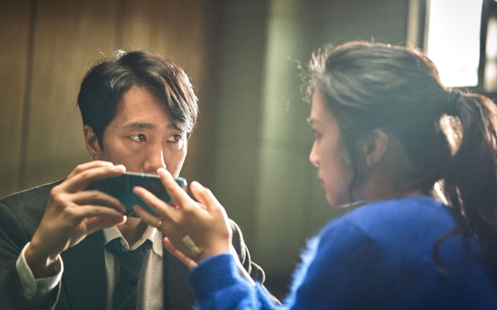 تردید کارآگاه عاشق بین خیانت، عدالت و زنی که دوستش دارد | نقد گاردین بر جدیدترین فیلم کارگردان محبوب کره‌ای