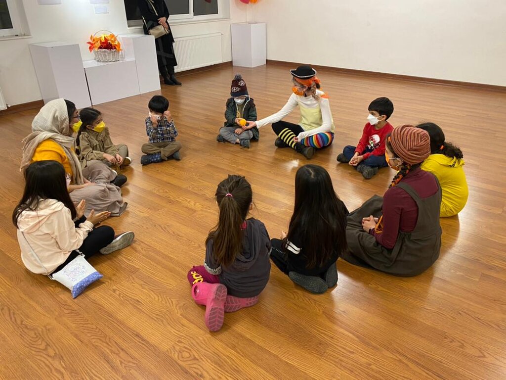 سفر به دنیای حسنکچل با تبلت خاموش