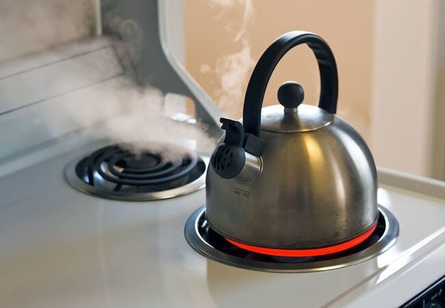 آب دو بار جوشانده شده خطرناک است؟