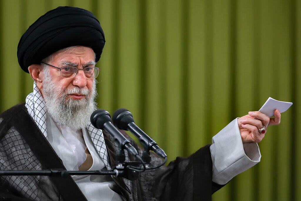 رهبر انقلاب