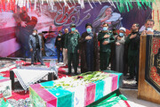 تصویر رئیس جمهور در مراسم تشییع شهدای گمنام