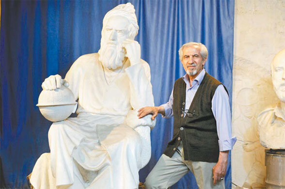 مجسمه خیام نیشابوری از عمق ٢٠٠ متری زمین بیرون آمد | نمایش هنر یک ایرانی در دانشگاه اوکلاهمای آمریکا | ١١ سال تلاش برای ساخت مجسمه ١٨تنی