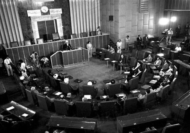 چه کسی مجلس شورای ملی را مجلس شورای اسلامی کرد؟